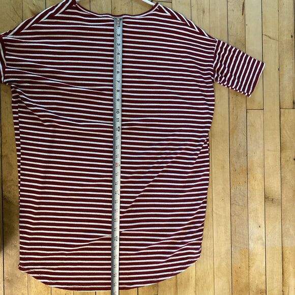 LulaRoe Blouse Top Women’s Size XS Oversized Striped Burgundy And White - Picture 13 of 13